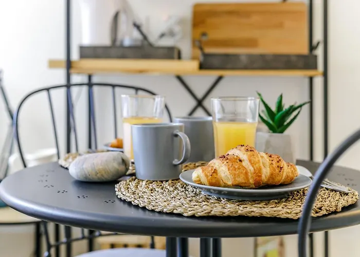 Door 65 - Historical Center Apartmán *