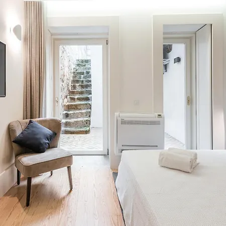 Door 65 - Historical Center アパート