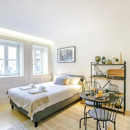 Door 65 - Historical Center Apartment Porto