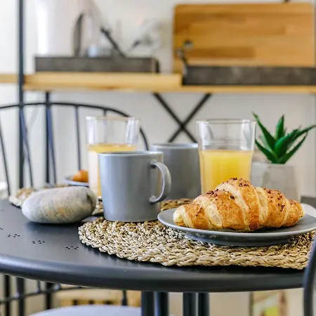 Door 65 - Historical Center 公寓 *