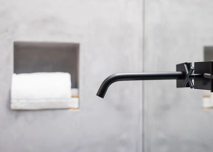 Door 65 - Historical Center Porto