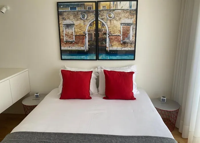 Door 65 - Historical Center * Oporto