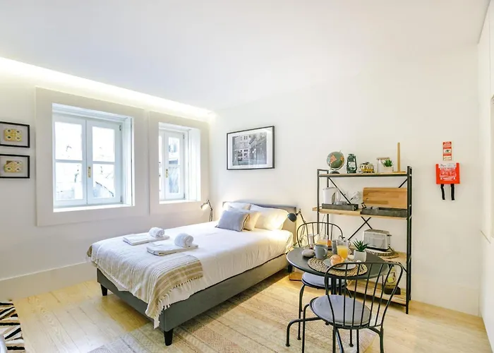 Door 65 - Historical Center Apartment Porto