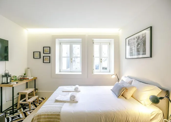 Door 65 - Historical Center Porto