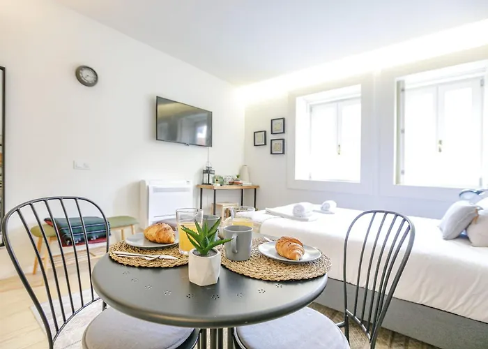 Door 65 - Historical Center Apartment