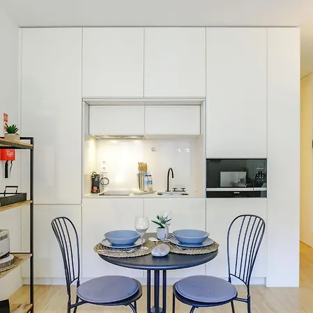 Door 65 - Historical Center Porto